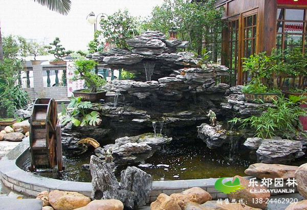 室外魚(yú)池假山設計實(shí)景圖2