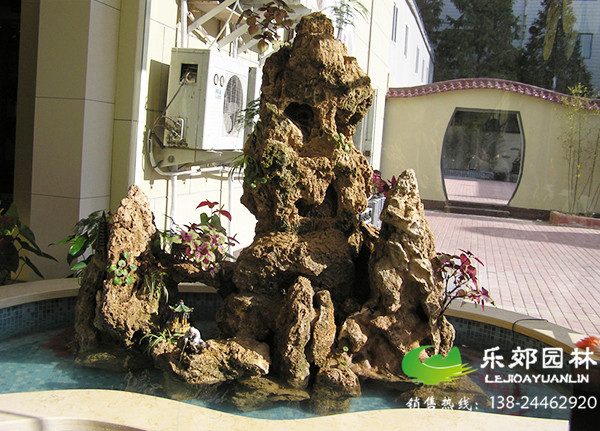家庭魚(yú)池假山設計實(shí)景圖5