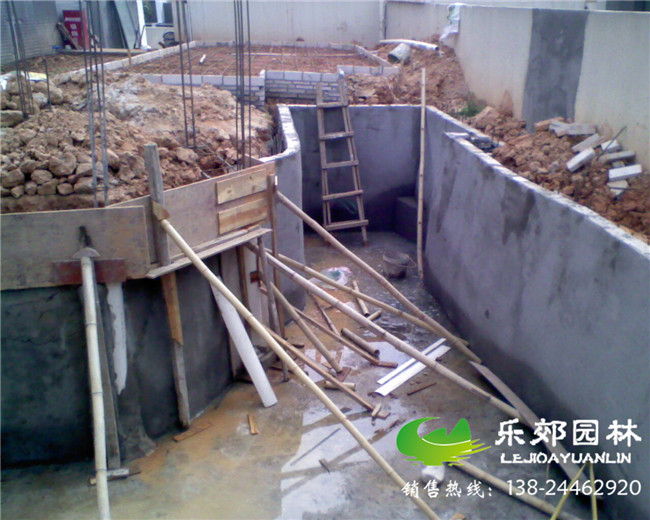 庭院錦鯉魚(yú)池建造施工現場(chǎng)圖片