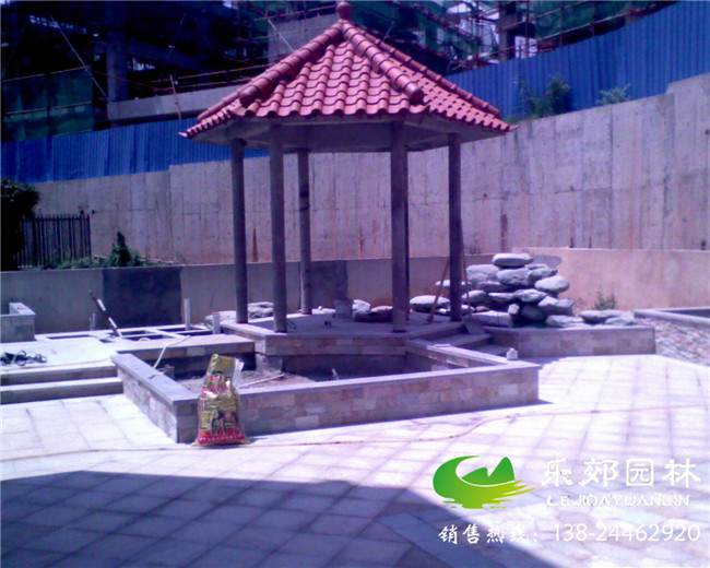 庭院錦鯉魚(yú)池初步完成圖片