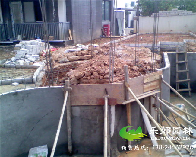 庭院錦鯉魚(yú)池建造現場(chǎng)圖片