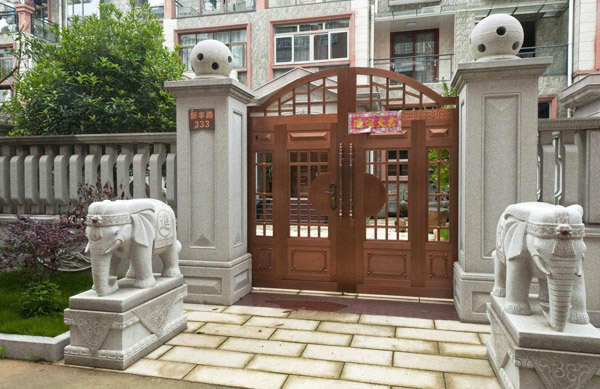 別墅庭院大門(mén)圍欄圖片1