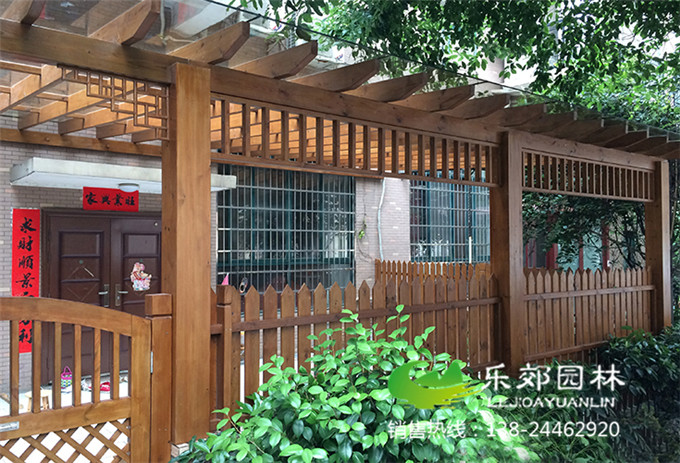 家庭防腐木庭院設計效果圖