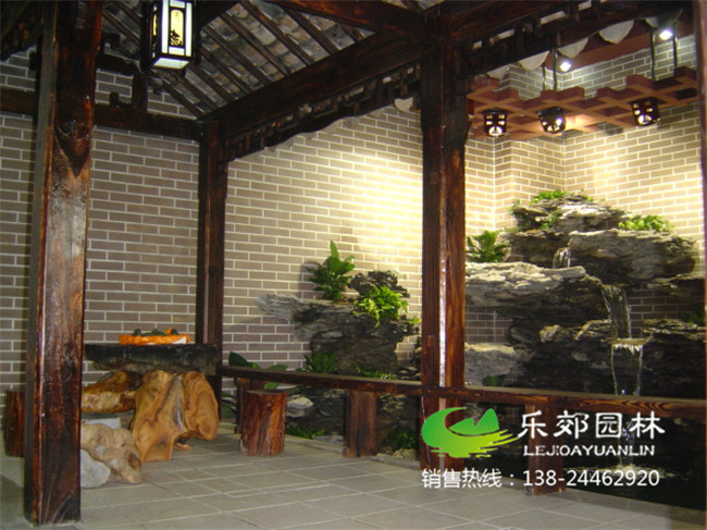 室內魚(yú)池假山圖片